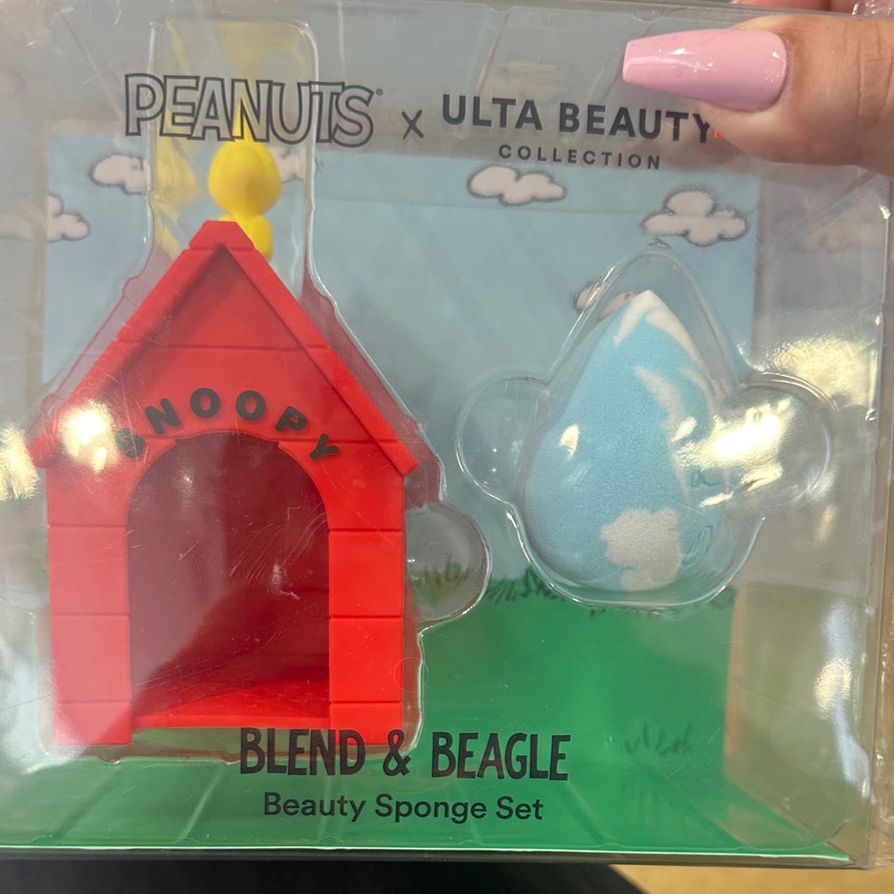 Peanuts Blend & Beagle Beauty Sponge Set - Red Doghouse & Blue Cloud Sponge - Picture 1 of 5